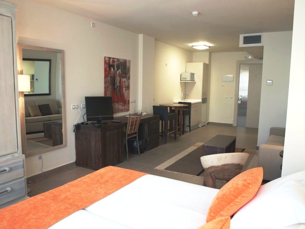 Eco Alcala Suites Мадрид Номер фото